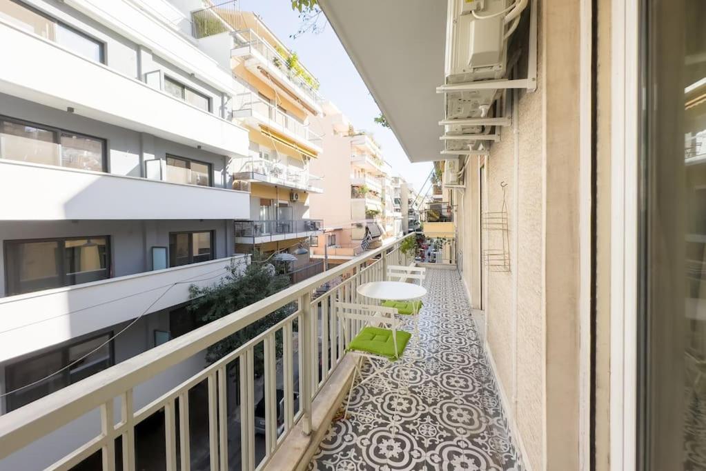 Spacious Urban Apt In The Heart Of Athén Kültér fotó