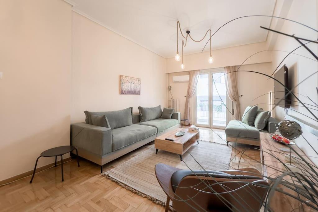 Spacious Urban Apt In The Heart Of Athén Kültér fotó