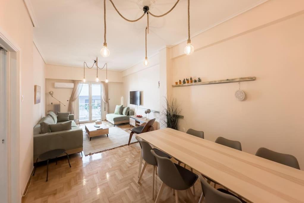 Spacious Urban Apt In The Heart Of Athén Kültér fotó